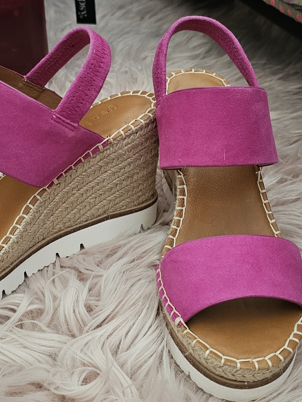 Gentle Souls By Kenneth Cole Hot Pink Suede Espadrille Wedge Sandals NWOB